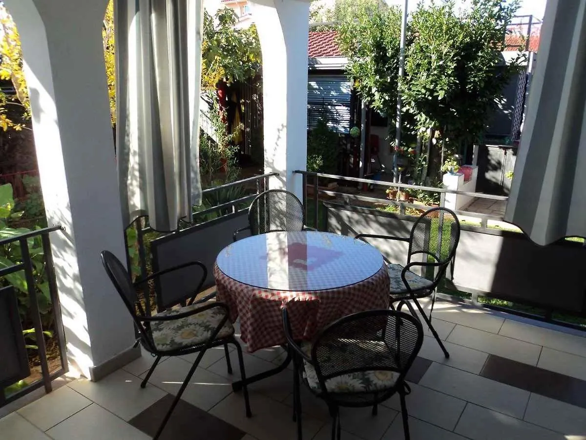Apartment Studio In Valbandon Istrien 8360